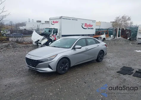 2021 Hyundai Elantra Sel z USA, uszkodzony, nr VIN 5NPLM4AGXMH017806